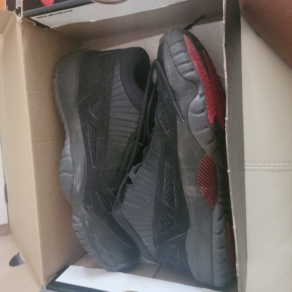 Jordan 11 Retro Low